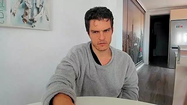 Snapshot of HeteroOli chatting on 2, 3, 2025 HeteroOli online show from 2, 3, 2025