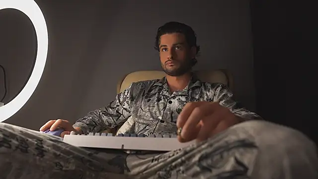 Keen   Luckystrike online show from 4, 3, 2025