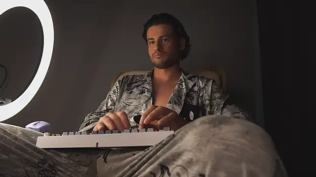 Keen   Luckystrike online show from 10, 3, 2025