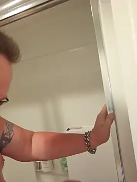 Snapshot of Littledick007007 chatting on 4, 12, 2025 Littledick007007 online show from 4, 12, 2025