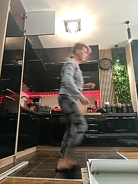 InannaStar online show from 6, 3, 2025