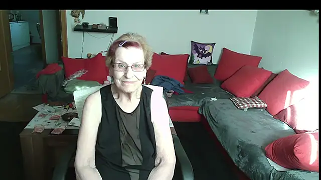 HeisseomaOriginal online show from 9, 4, 2026