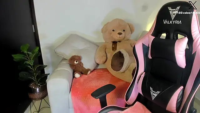 eval lee18 online show from 13, 2, 2025