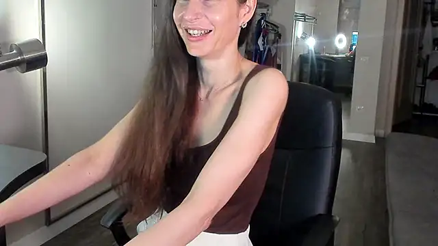 Mila Anders online show from 27, 6, 2026