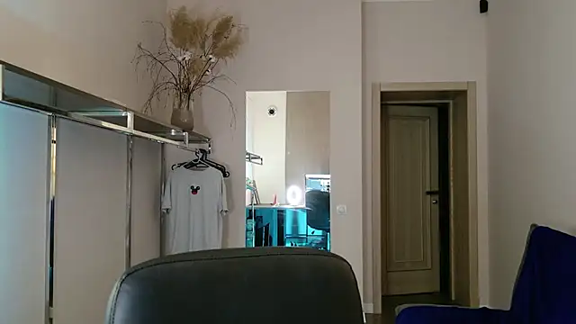 Mila Anders online show from 23, 7, 2026