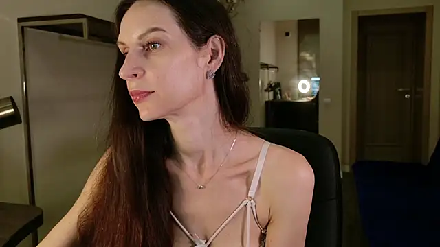 Mila Anders online show from 4, 8, 2026