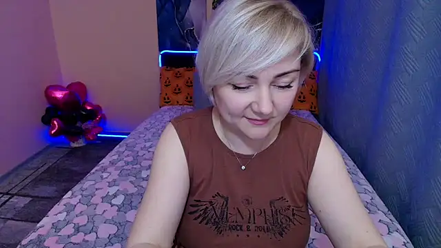 Snapshot of BlondPearl chatting on 1, 11, 2025 BlondPearl online show from 1, 11, 2025