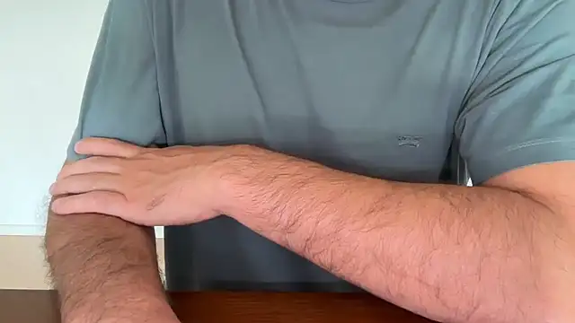 Snapshot of qualunque_21 chatting on 15, 9, 2025 qualunque 21 online show from 15, 9, 2025