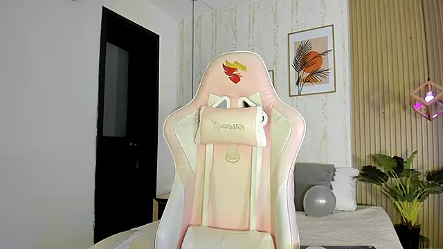 CameronCollins  online show from 30, 10, 2025