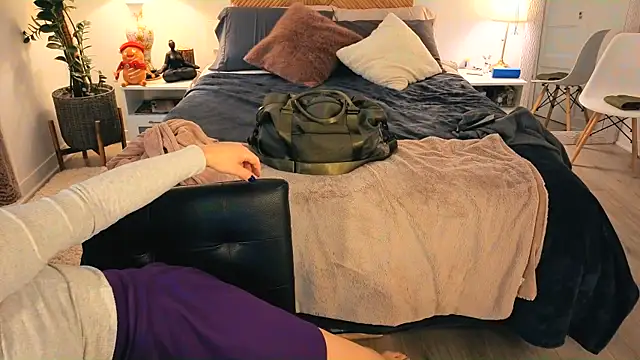 Ellie-L-Elizabeth online show from 28, 11, 2025