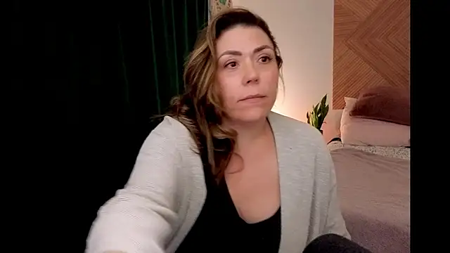 Ellie-L-Elizabeth online show from 7, 8, 2026