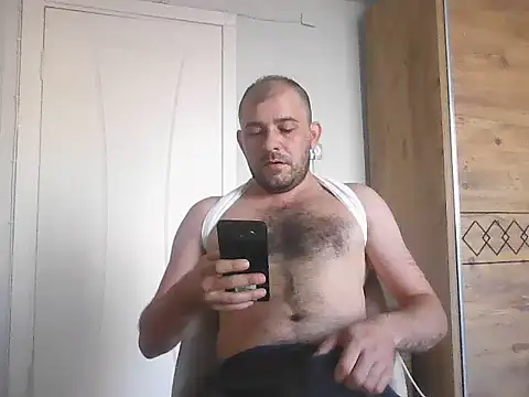 Snapshot of NiiiRvaNaa chatting on 11, 9, 2025 NiiiRvaNaa online show from 11, 9, 2025