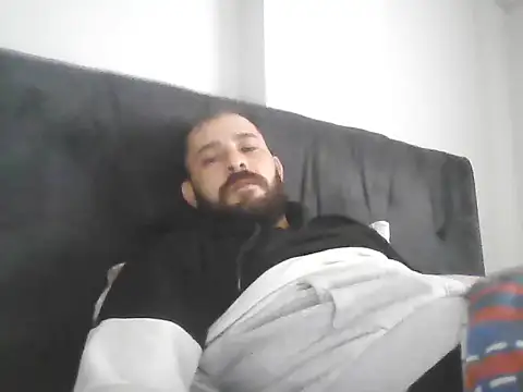 Snapshot of NiiiRvaNaa chatting on 13, 11, 2025 NiiiRvaNaa online show from 13, 11, 2025