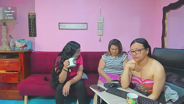 lesbiancuple online show from 5, 11, 2025