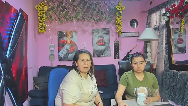 lesbiancuple online show from 20, 4, 2026