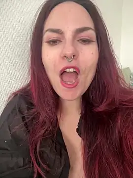 LunaMoongirl online show from 26, 2, 2025