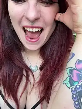 LunaMoongirl online show from 4, 3, 2025