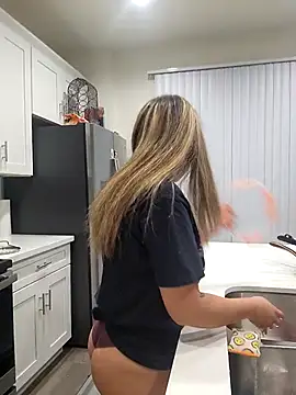 Snapshot of AriannaPena chatting on 10, 3, 2025 AriannaPena online show from 10, 3, 2025