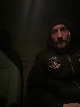 Snapshot of Toyboy471 chatting on 8, 1, 2025 Toyboy471 online show from 8, 1, 2025