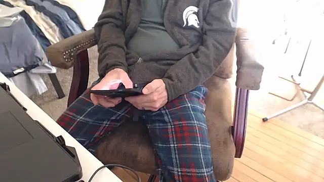 Snapshot of QueenDenizeAndTheCaptain chatting on 3, 12, 2024 QueenDenizeAndTheCaptain online show from 3, 12, 2024