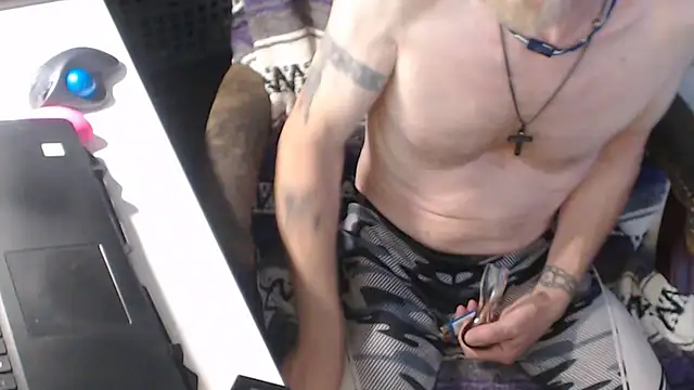 Snapshot of QueenDenizeAndTheCaptain chatting on 11, 9, 2025 QueenDenizeAndTheCaptain online show from 11, 9, 2025