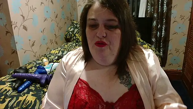 HouseWifeWhore Milf online show from 17, 1, 2026