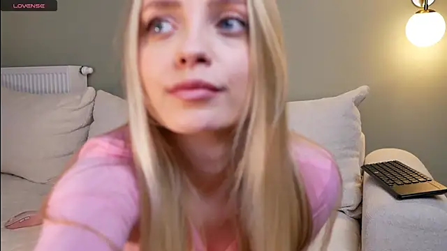 Snapshot of minimolly chatting on 16, 2, 2026 minimolly online show from 16, 2, 2026