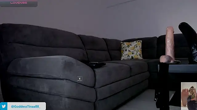 Snapshot of Goddess_Tina chatting on 8, 8, 2026 Goddess Tina online show from 8, 8, 2026