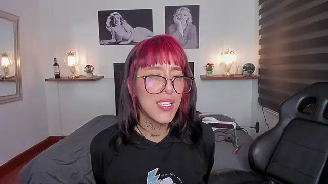 Snapshot of Mariana_Joness chatting on 4, 2, 2025 Mariana Joness online show from 4, 2, 2025