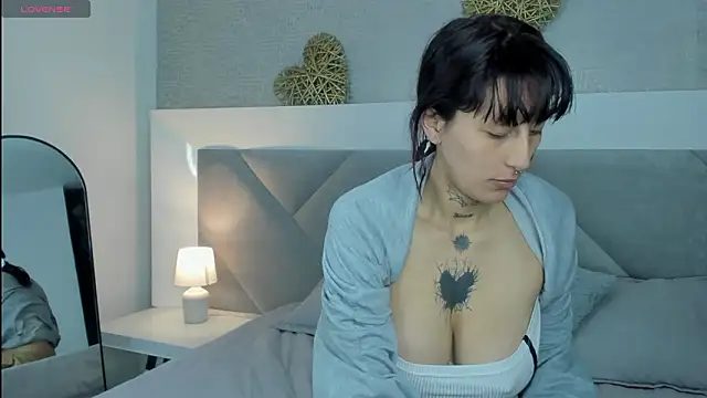 Mariana Joness online show from 1, 2, 2026