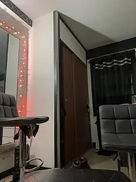 Snapshot of ChocolateBuns101 chatting on 21, 2, 2025 ChocolateBuns101 online show from 21, 2, 2025