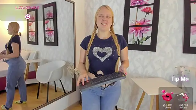 Snapshot of EmilySumer chatting on 16, 2, 2025 EmilySumer online show from 16, 2, 2025