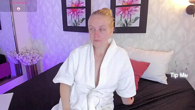 Snapshot of EmilySumer chatting on 20, 3, 2025 EmilySumer online show from 20, 3, 2025