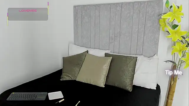 Snapshot of EmilySumer chatting on 10, 9, 2025 EmilySumer online show from 10, 9, 2025