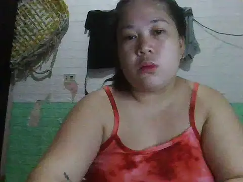 Snapshot of hotsexylyn chatting on 7, 11, 2025 hotsexylyn online show from 7, 11, 2025