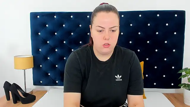 Snapshot of EvaLick chatting on 28, 10, 2025 EvaLick online show from 28, 10, 2025