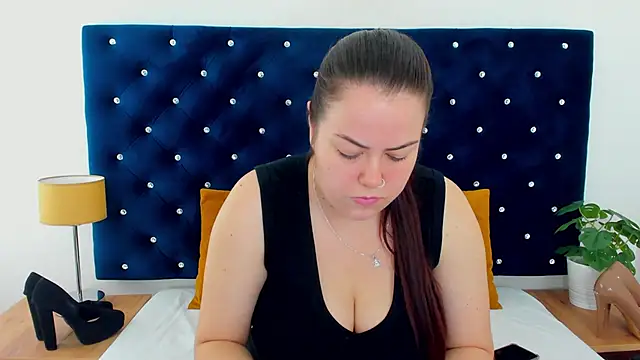 Snapshot of EvaLick chatting on 19, 11, 2025 EvaLick online show from 19, 11, 2025