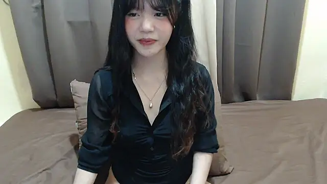 Snapshot of x_brittany_x chatting on 5, 8, 2026 x brittany x online show from 5, 8, 2026