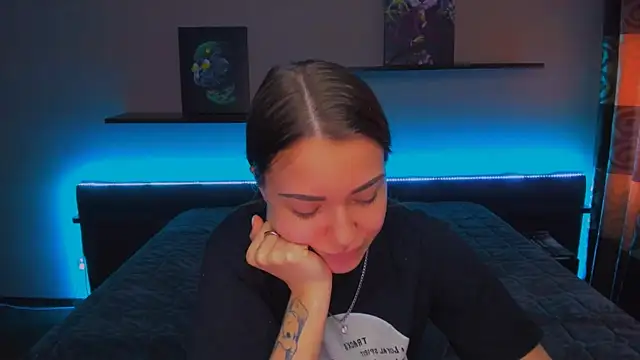 AlexaBarkley online show from 4, 3, 2025