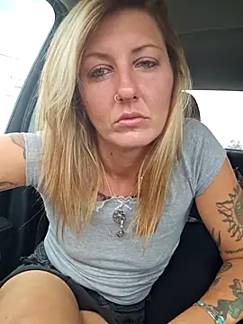 SheIsSomething online show from 19, 9, 2025