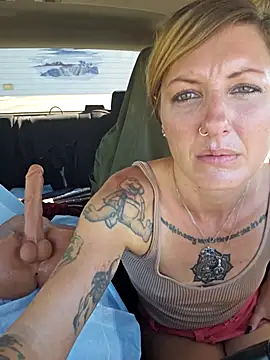 SheIsSomething online show from 15, 10, 2025