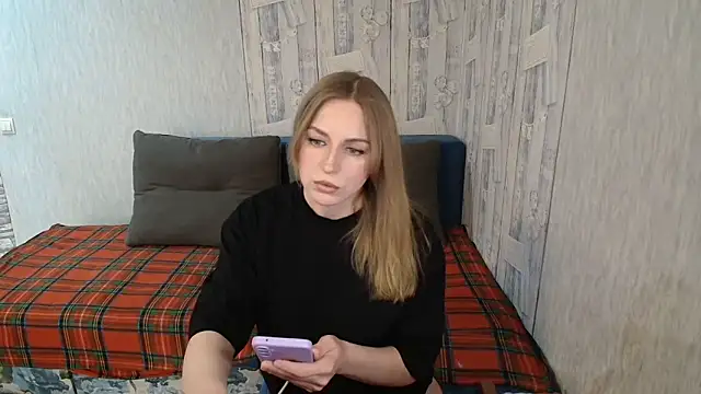 Pilly green  online show from 24, 2, 2026