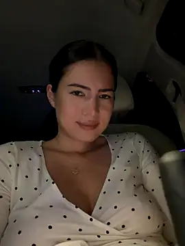 Snapshot of clairewntr chatting on 28, 10, 2025 clairewntr online show from 28, 10, 2025