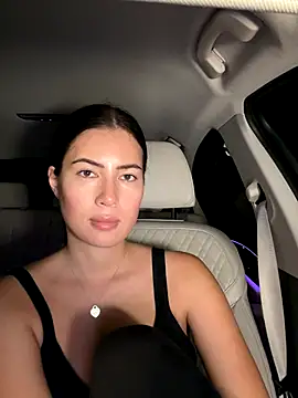 Snapshot of clairewntr chatting on 14, 11, 2025 clairewntr online show from 14, 11, 2025