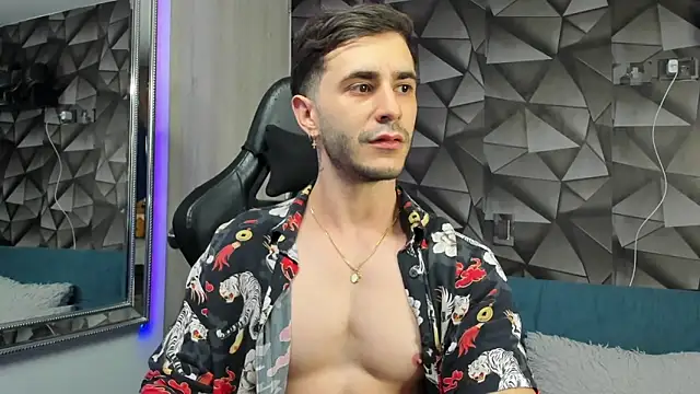 Latino stud4u online show from 4, 12, 2025