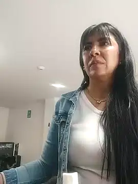 aisha latina online show from 7, 10, 2025