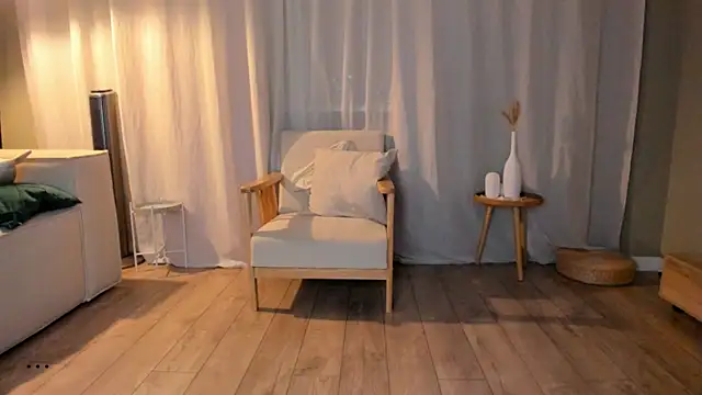 Snapshot of jin__ray chatting on 19, 11, 2025 jin ray online show from 19, 11, 2025