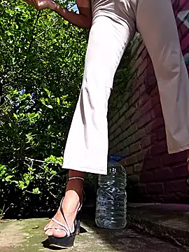 Snapshot of Yuky_ta chatting on 9, 2, 2026 Yuky ta online show from 9, 2, 2026