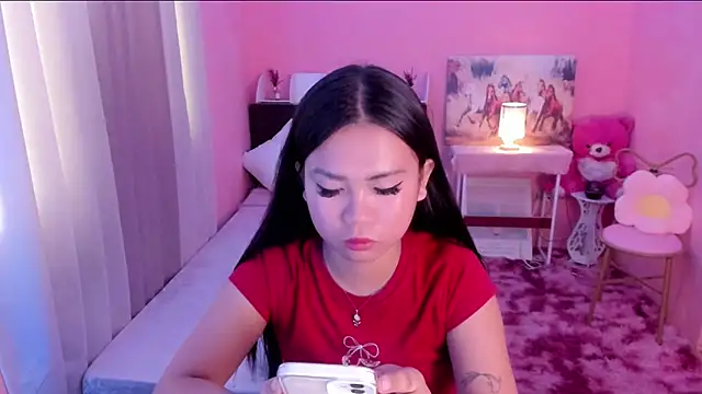 Vivorey Leighn online show from 4, 12, 2024