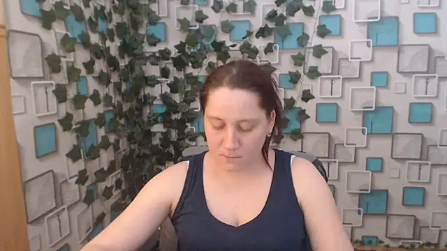 JosieJun  online show from 14, 3, 2025